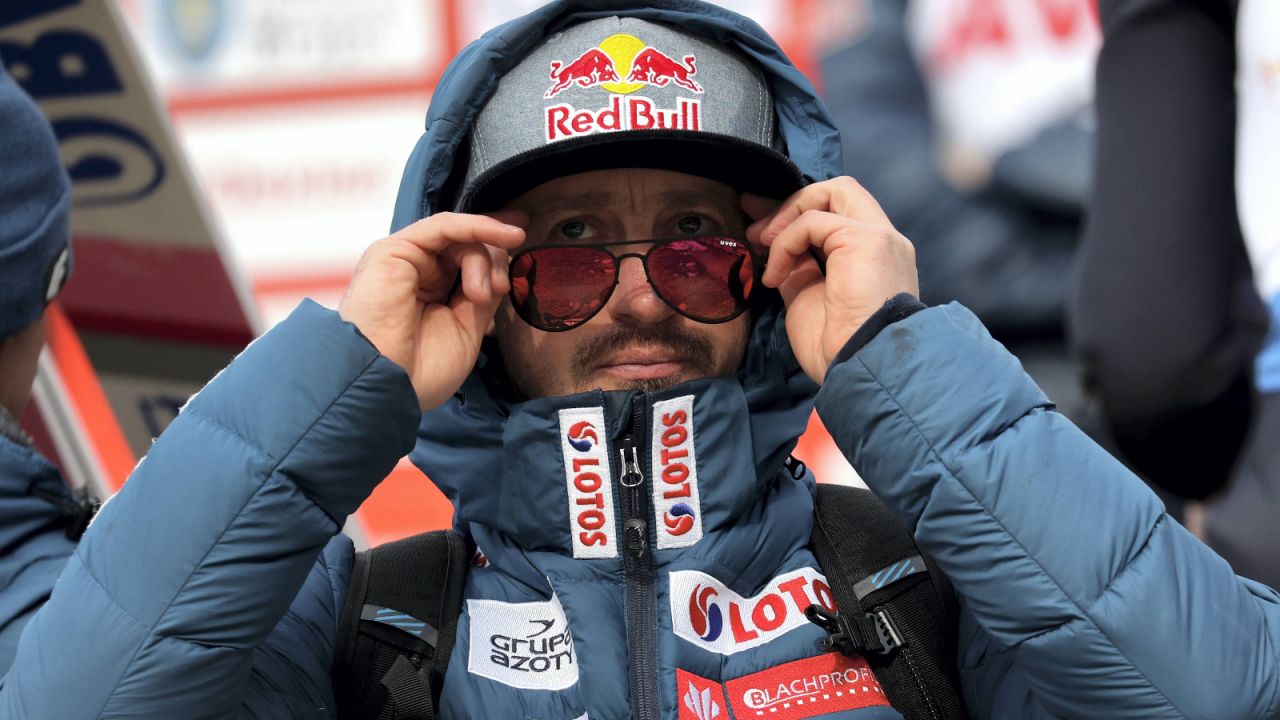 Thomas Thurnbichler i prezes Polskiego Związku Narciarskiego Adam Małysz podczas mistrzostw Polski w skokach narciarskich (fot. PAP/Grzegorz Momot)