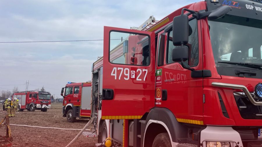 Pożar, stodoła, Wrząca Wielka w powiecie kolskim (fot. Okiem Strażaka)