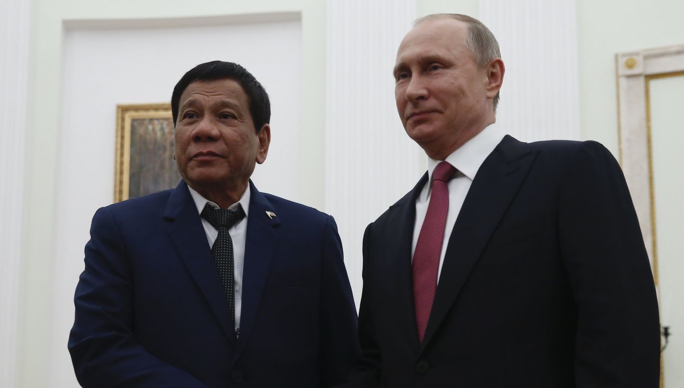 Rodrigo Duterte i Władimir Putin (fot. EPA/MAXIM SHEMETOV / PAP/EPA)