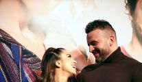 Fot. Ewa Kalinowska/Maja Hyży z partnerem na premierze filmu "Miłość jest blisko"