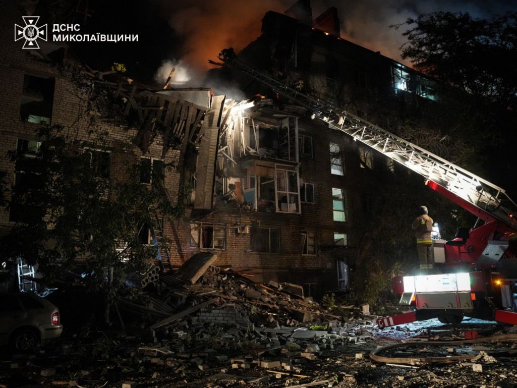 Наступствы расейскага абстрэлу Мікалаеўскай вобласці Украіны ў ноч на 25 траўня 2025 года. Фота: ДСНС Миколаївщини / Zelenskiy / Telegram