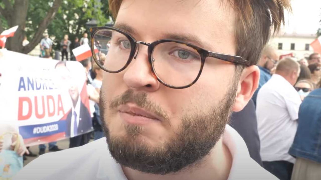Aktywista LGBT po spotkaniu z prezydentem Andrzejem Dudą planuje konferencję prasową (fot. YouTube/ Dziennik Wschodni) Aktywista LGBT po spotkaniu z prezydentem Andrzejem Dudą planuje konferencję prasową (fot. YouTube/ Dziennik Wschodni)