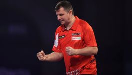Krzysztof Ratajski awansował do półfinału turnieju World Matchplay (fot. Getty)