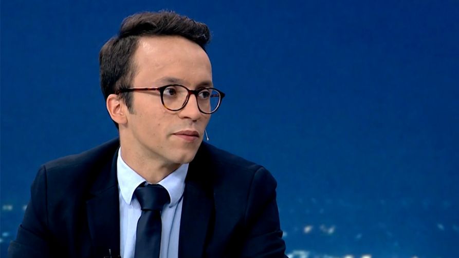 Samuel Pereira uważa, że na zamieszaniu po stronie opozycji skorzysta PiS (fot. TVP Info)