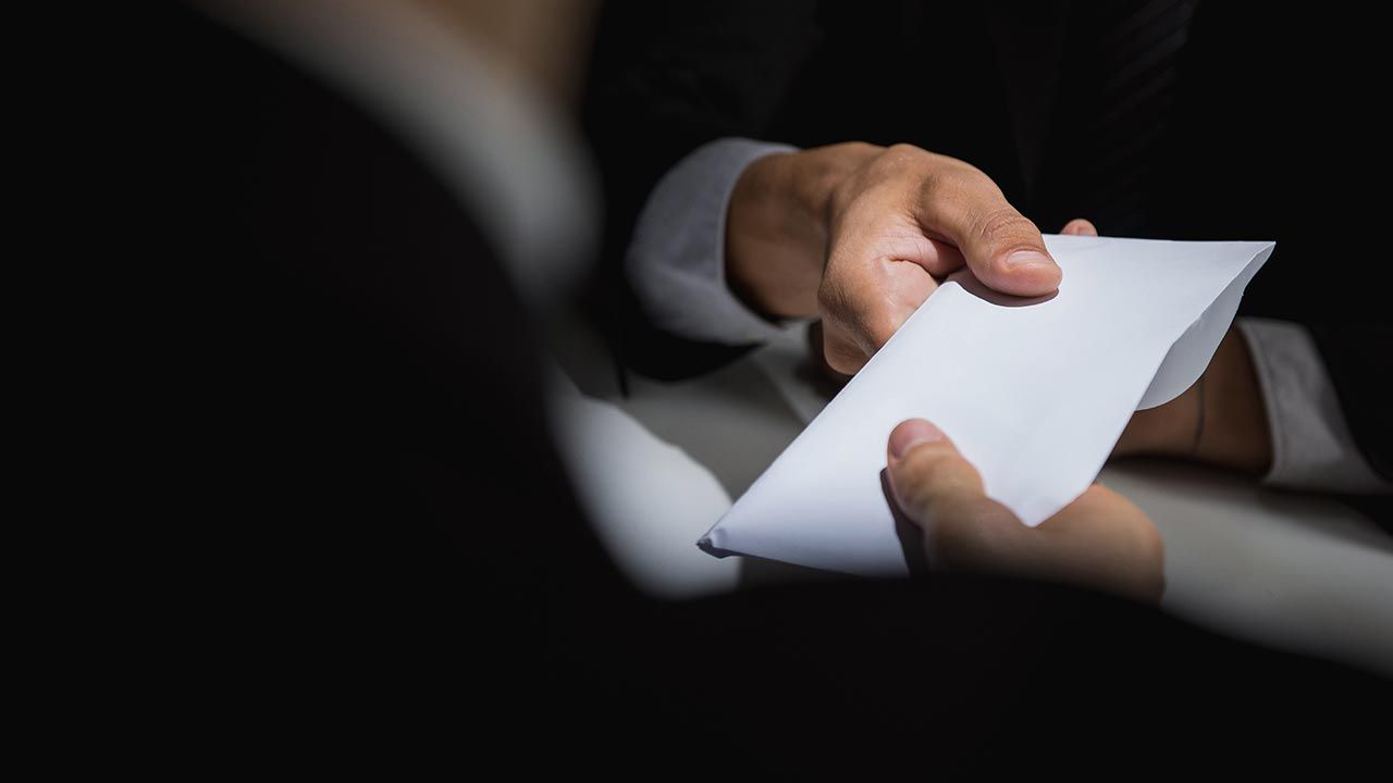 Sejm zajmie się ustawą antykorupcyjną na najbliższym posiedzeniu (fot. Shutterstock/Atstock Productions) Sejm zajmie się ustawą antykorupcyjną na najbliższym posiedzeniu (fot. Shutterstock/Atstock Productions)