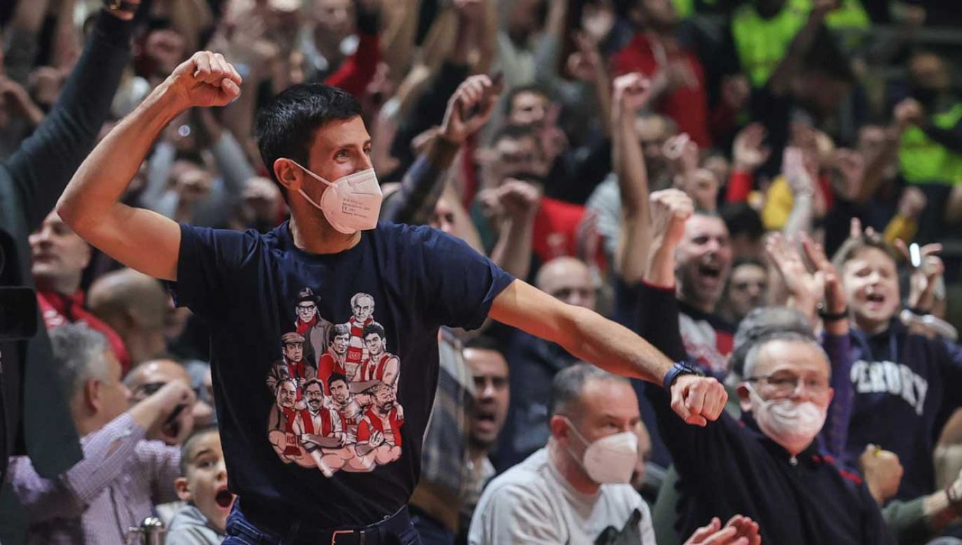 Novak Djokovic niedawno został deportowany z Australii (fot. Srdjan Stevanovic/Euroleague Basketball via Getty Images)