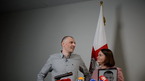 Сяргей і Святлана Ціханоўскія падчас прэс-канферэнцыі ў Вільні, Літва. 22 чэрвеня 2025 года. Фота: Белсат