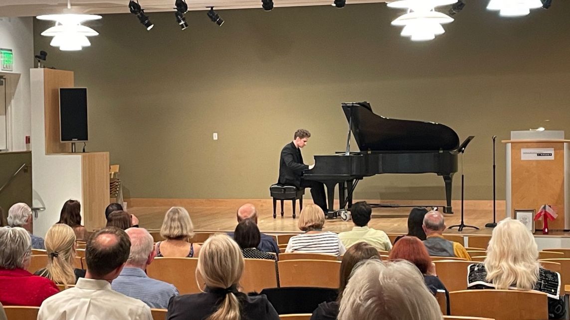 USA: Timeless Dialogues Koncert Muzyki Klasycznej, fot. Formularz TVP Polonia / Secretary of the Board of Directors Helena Modjeska Art and Culture Club in Los Angeles Beata Czajkowska