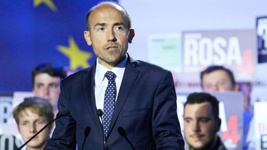 Apteka „Słoneczko” z Łowicza nadal odczuwa konsekwencje uwikłania w kampanię wyborczą przez posła Platformy Obywatelskiej, Borysa Budkę (FOT. PAP/Andrzej Grygiel)