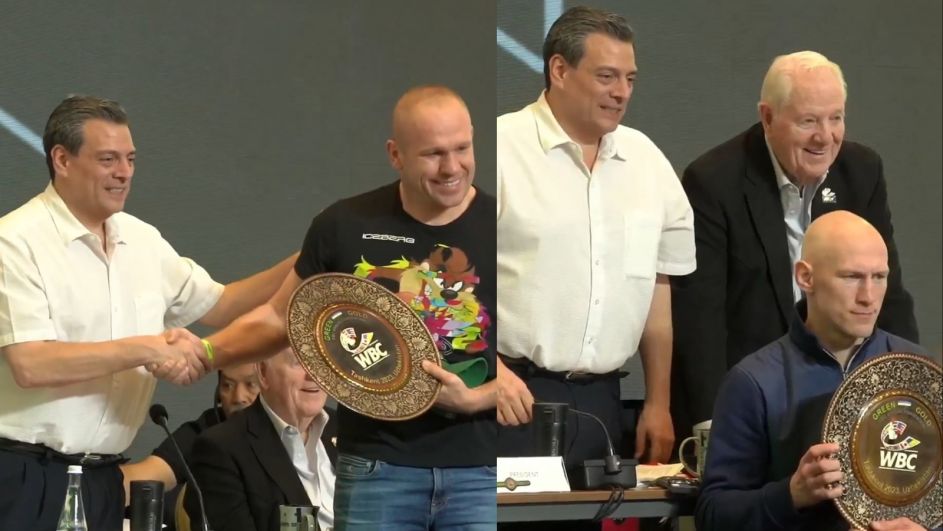 Łukasz Różański i Krzysztof Włodarczyk zostali uhonorowani przez Mauricio Sulaimana (fot. facebook.com/WBCBOXING) Prezydent WBC Mauricio Sulaiman osobiście uhonorował Łukasza Różańskiego i Krzysztofa Włodarczyka (fot. facebook.com/WBCBOXING)