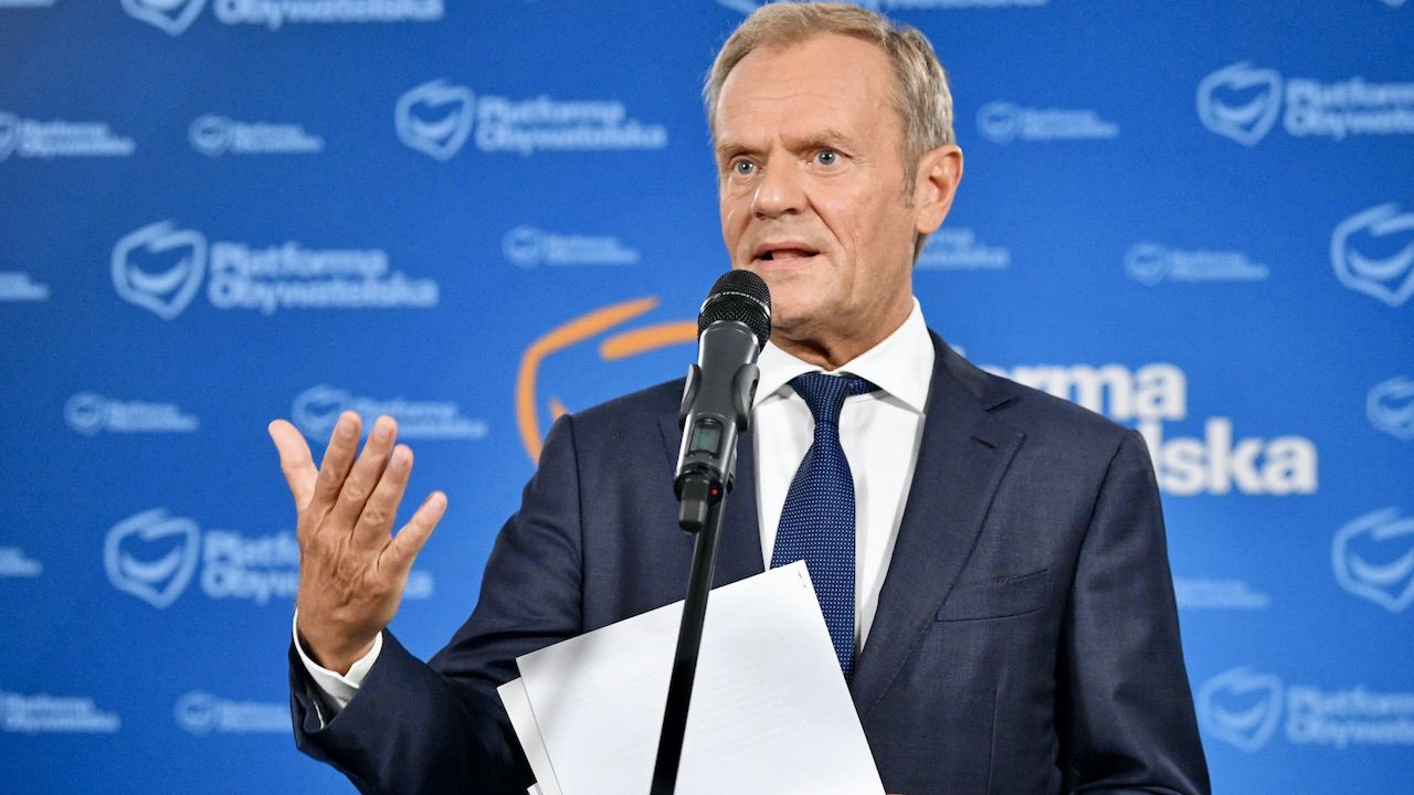 Donald Tusk chce surowych kar dla nielojalnych posłów (fot. PAP/Radek Pietruszka) Donald Tusk chce surowych kar dla nielojalnych posłów (fot. PAP/Radek Pietruszka)