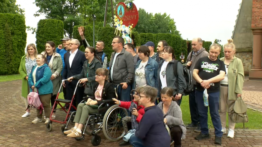 Deszcz nie przeszkodził w zabawie podczas Spotkania Integracyjnego Dzieci i Młodzieży o Specjalnych Potrzebach Edukacyjnych