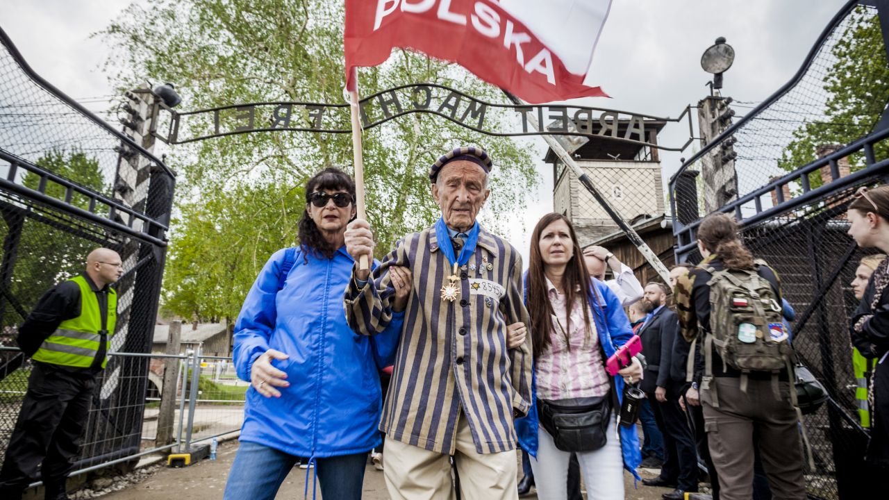 Mosberg był więźniem niemieckich obozów w Płaszowie i Mauthausen (fot. Celestino Arce/NurPhoto via Getty Images) Mosberg był więźniem niemieckich obozów w Płaszowie i Mauthausen (fot. Celestino Arce/NurPhoto via Getty Images)
