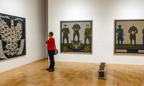 Padają zarzuty, że wizerunki Niezłomnych są „malarską publicystyką”. Fot. Włodzimierz Wasyluk / Forum 