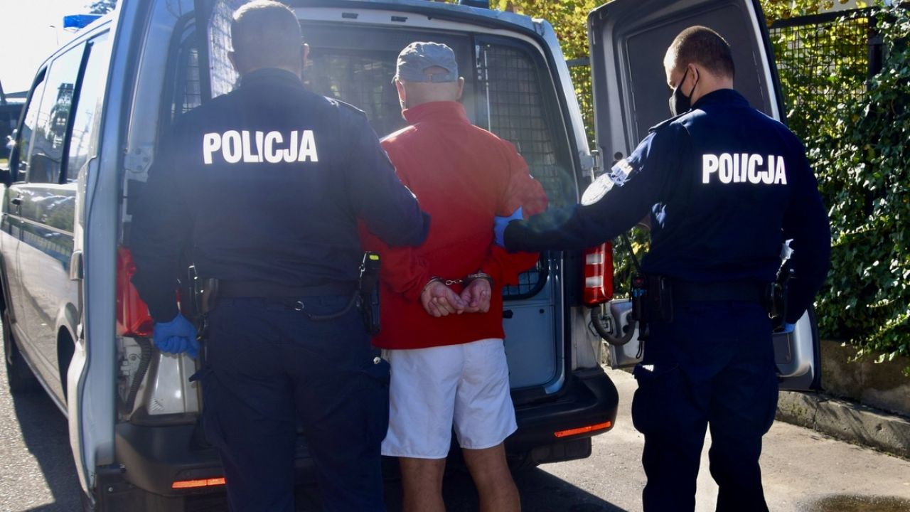 Z ustaleń prokuratury wynika, że mężczyzna od końca czerwca, czyli od momentu narodzin dziecka, znęcał się nad chłopcem „ze szczególnym okrucieństwem” (fot. KPP w Nowym Dworze Mazowieckim) Z ustaleń prokuratury wynika, że mężczyzna od końca czerwca, czyli od momentu narodzin dziecka, znęcał się nad chłopcem „ze szczególnym okrucieństwem” (fot. KPP w Nowym Dworze Mazowieckim)