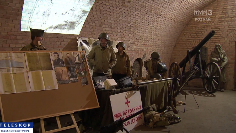 Poznań - zlot rekonstruktorów. Rangersi w forcie. Mieli wyrzutnię (fot. TVP3 Poznań)