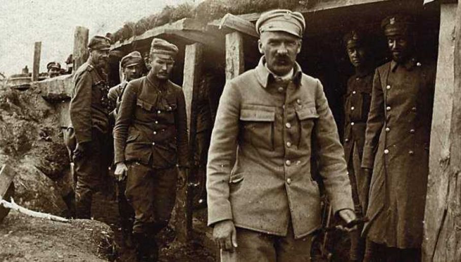 Józef Piłsudski był pod wrażeniem zaangażowania kurierki (fot. Wiki)