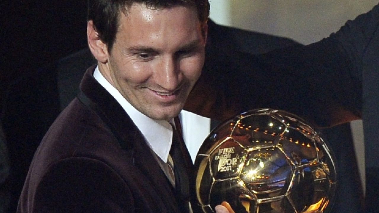 Leo Messi zadedykował Złotą Piłkę Xaviemu (fot. PAP/EPA)