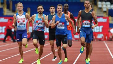 Finał biegu na 800 metrów z Lewandowskim i Kszczotem (fot. Getty Images)