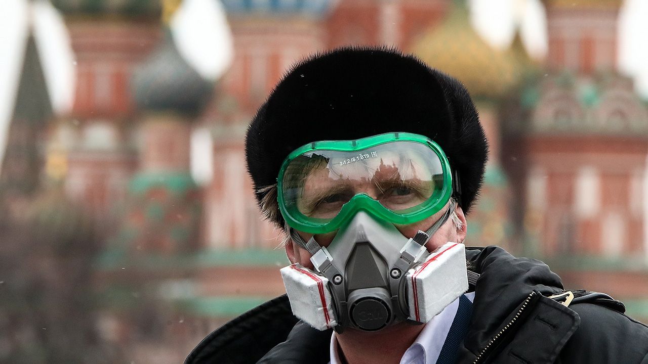 Wiedza o koronawirusie jest ograniczona ze względu na prędkość, z jaką szerzy się on w skali globalnej (fot. Valery Sharifulin\TASS via Getty Images) Wiedza o koronawirusie jest ograniczona ze względu na prędkość, z jaką szerzy się on w skali globalnej (fot. Valery Sharifulin\TASS via Getty Images)