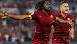 Gervinho (L) i Francesco Totti (fot. Getty Images)