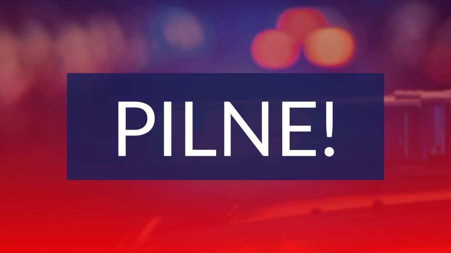 Kiszewy: pożar samochodu na DK72, utrudnienia, bloakda (fot. TVP3 Poznań)
