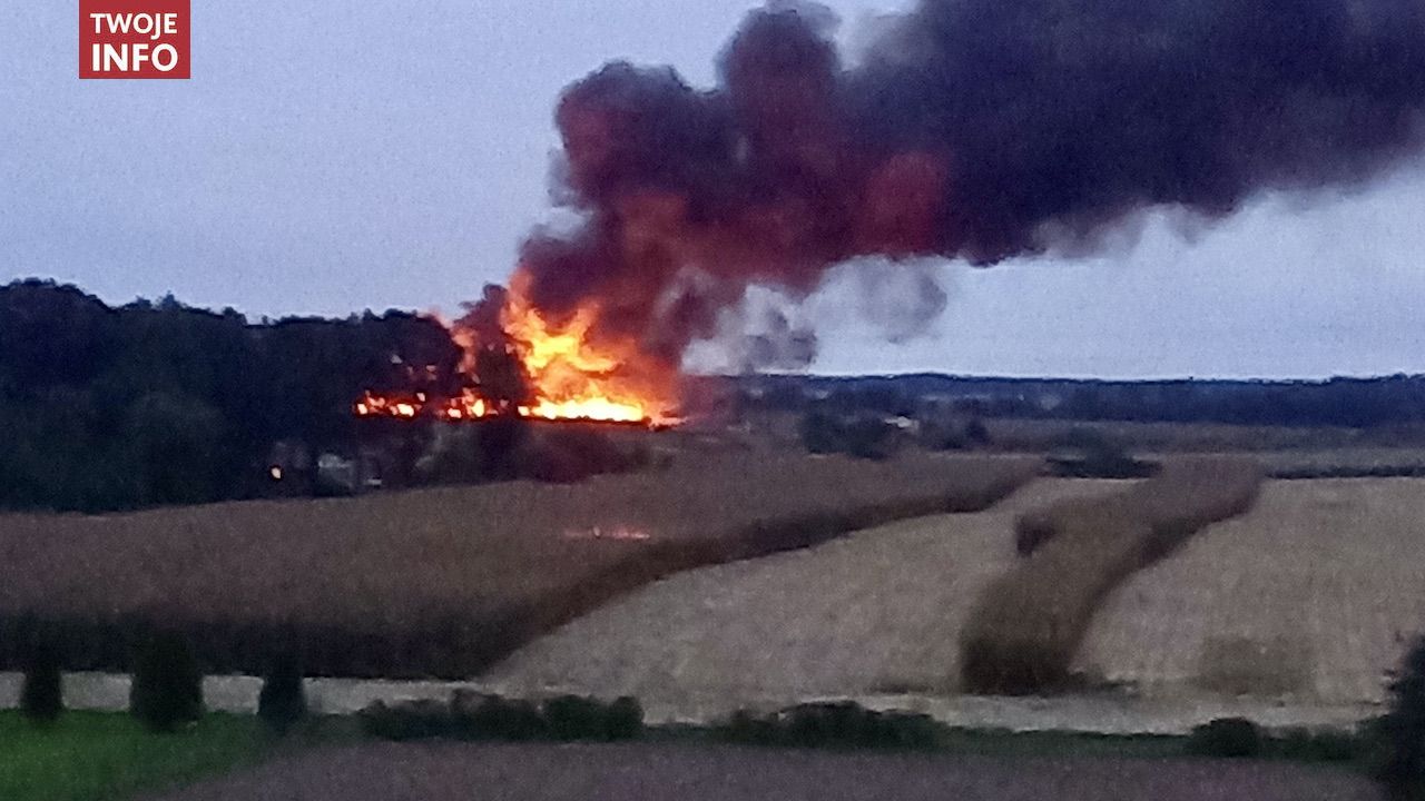 Zdjęcie z pożaru otrzymaliśmy na twoje@tvp.info (fot. Twoje Info) Zdjęcie z pożaru otrzymaliśmy na twoje@tvp.info (fot. Twoje Info)