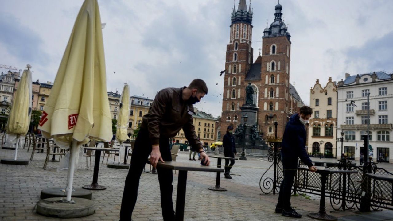Obroty w gastronomii ponad pół miesiąca po odmrożeniu są nadal mniejsze niż przed pandemią (fot. Omar Marques/Getty Images) Obroty w gastronomii ponad pół miesiąca po odmrożeniu są nadal mniejsze niż przed pandemią (fot. Omar Marques/Getty Images)
