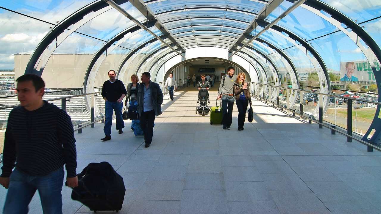 Obowiązkowa kwarantanna w hotelach będzie dotyczyła przyjazdów z 72 państw i terytoriów (fot. Shutterstock/Helioscribe) Obowiązkowa kwarantanna w hotelach będzie dotyczyła przyjazdów z 72 państw i terytoriów (fot. Shutterstock/Helioscribe)