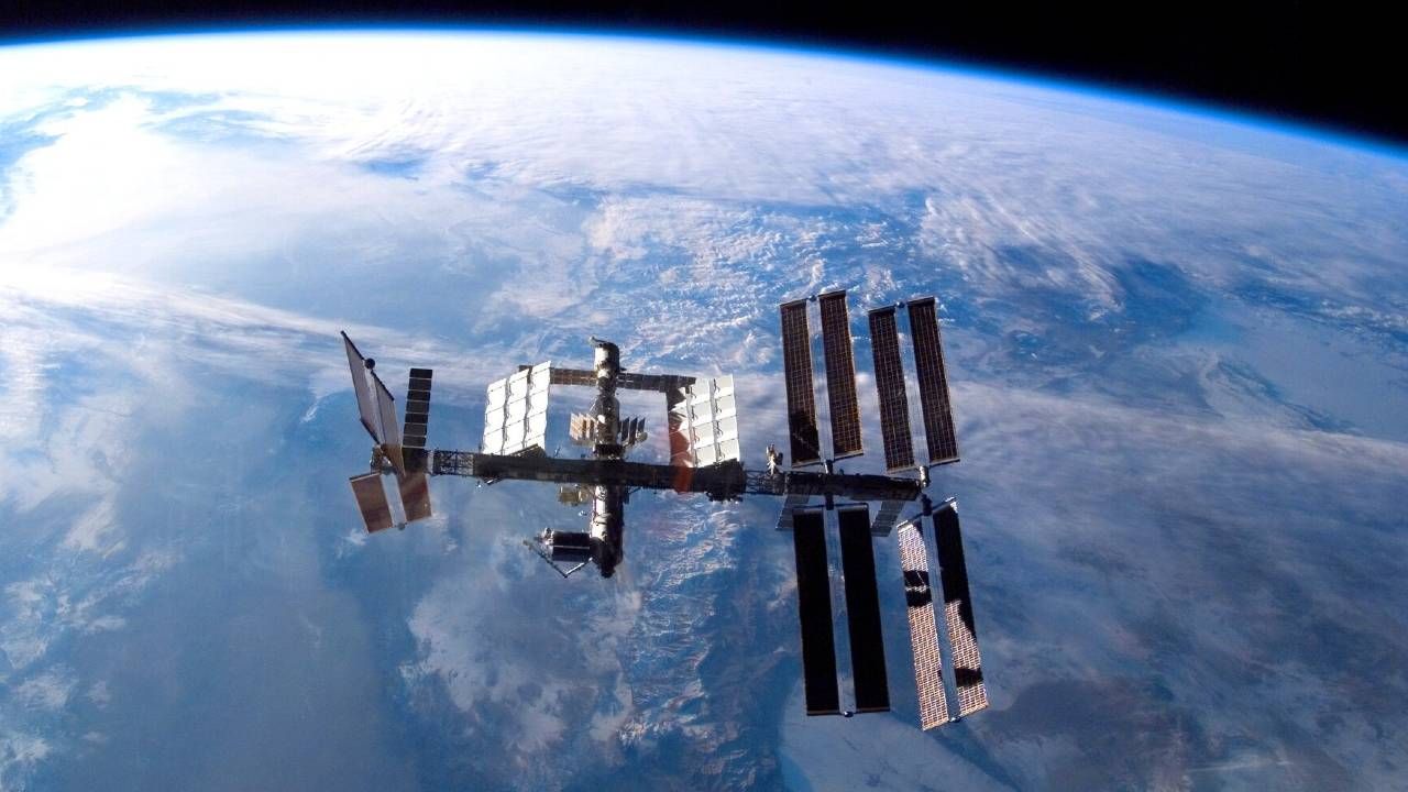 W prostszy sposób udało się między innymi dokonać obserwacji lotu ISS (fot. ESA)