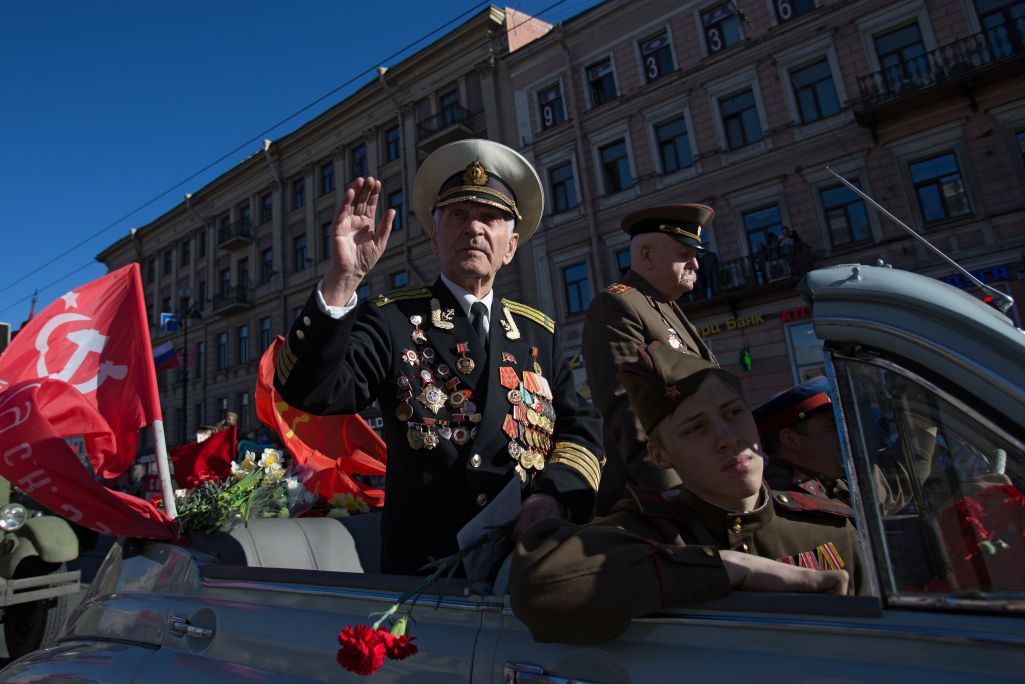 Ветэраны вайны падчас акцыі «Несмяротны полк», якая прайшла ў рамках святкавання 70-годдзя Перамогі ў Вялікай Айчыннай вайне. Санкт-Пецярбург, Расея. 9 траўня 2015 года. Фота: Host photo agency / RIA Novosti via Getty Images
