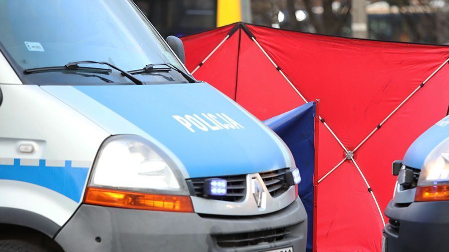 Policja wyznaczyła objazdy drogami lokalnymi (fot. arch. PAP/ Leszek Szymański, zdjęcie ilustracyjne)