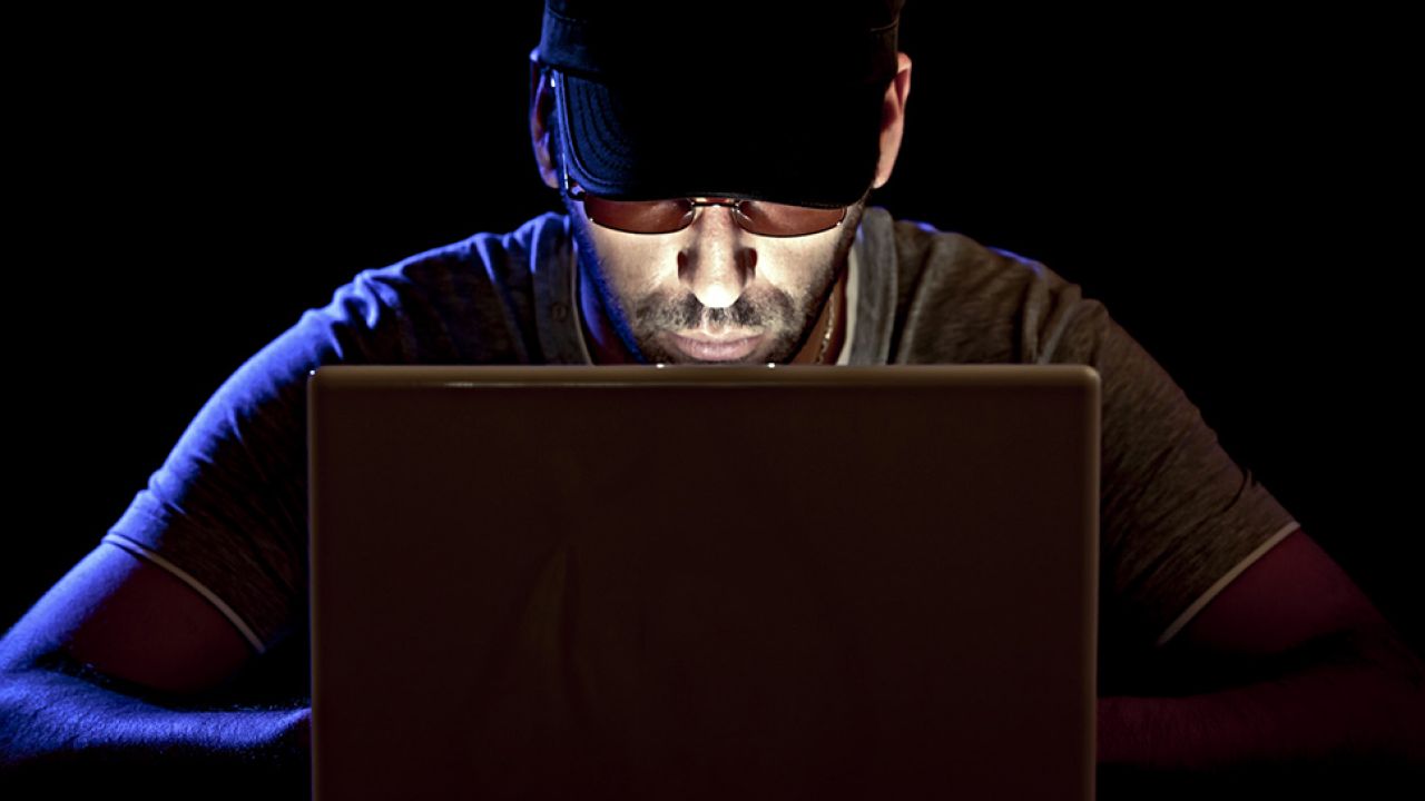 Hakerom udało się włamać do kilku baz danych (fot.flickr.com/ Christophe Verdier)