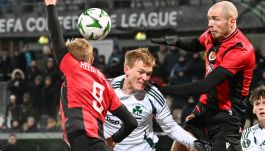 Piłkarze Vikingura Reykjavik świętują zwycięstwo z Panathinaikosem (fot. Getty)