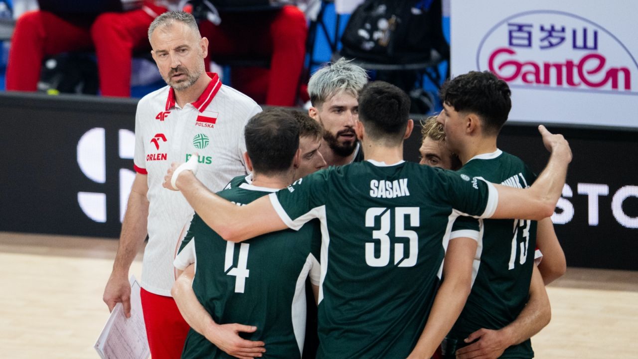 Nikola Grbić i reprezentacja Polski siatkarzy (fot. Getty Images)