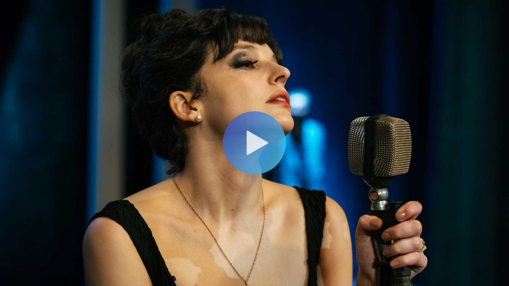 W TVP VOD można obejrzeć „Bo we mnie jest seks”, biograficzną produkcję o Kalinie Jędrusik, którą odtworzyła Maria Dębska. Fot. Materiały prasowe TVP
