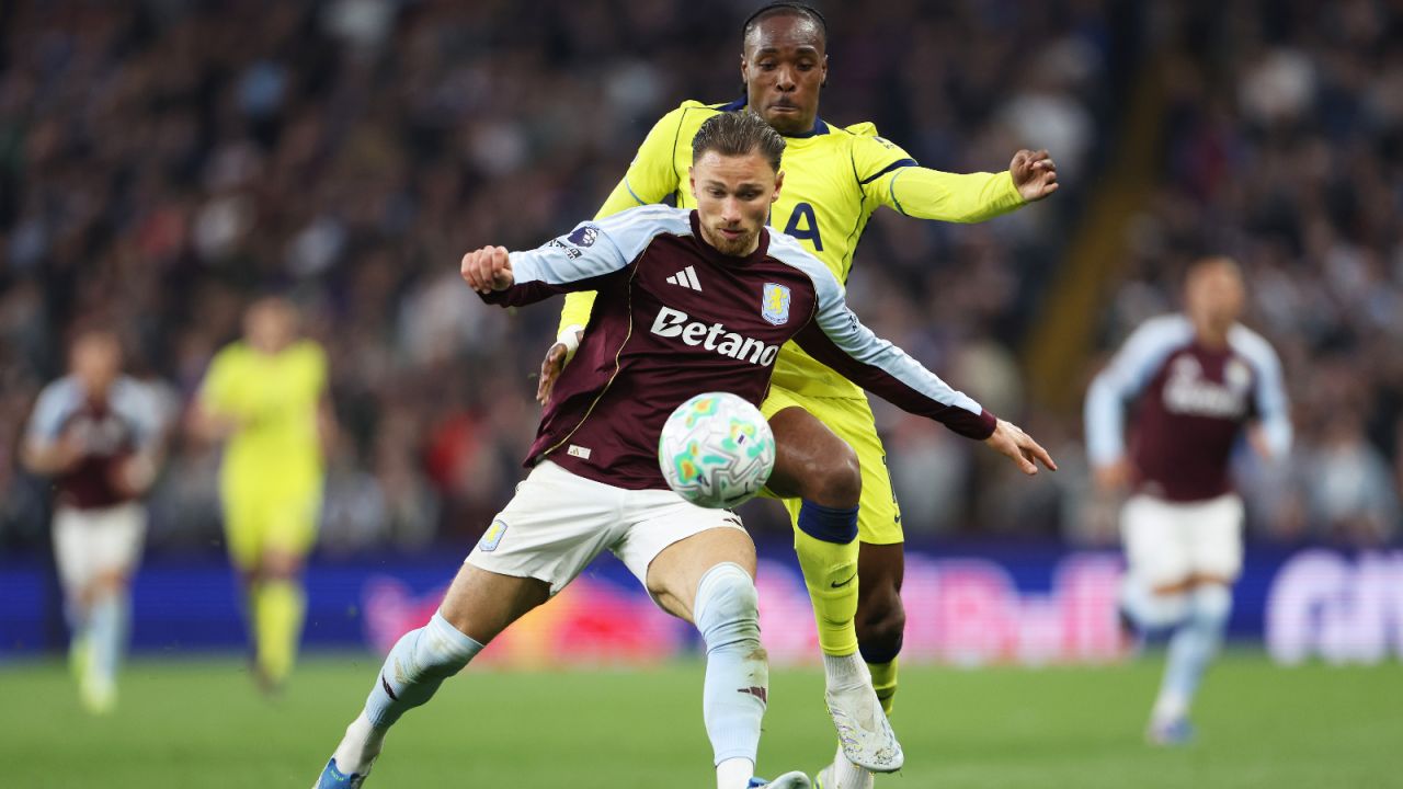 Matty Cash z asystą w przegranym meczu z Tottenhamem [WIDEO]