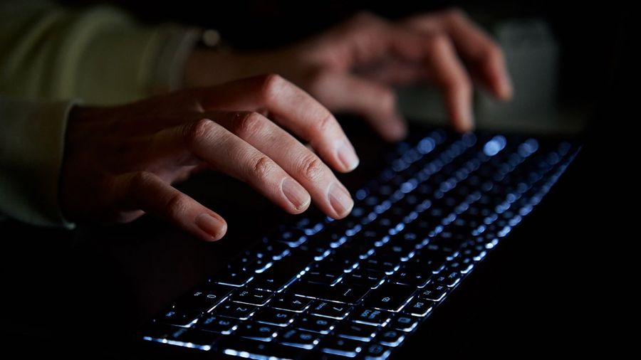 Jak wynika z badania, metoda „na wnuczka” była najbardziej znana wszystkim respondentom (fot. Shutterstock/Lazy_Bear)