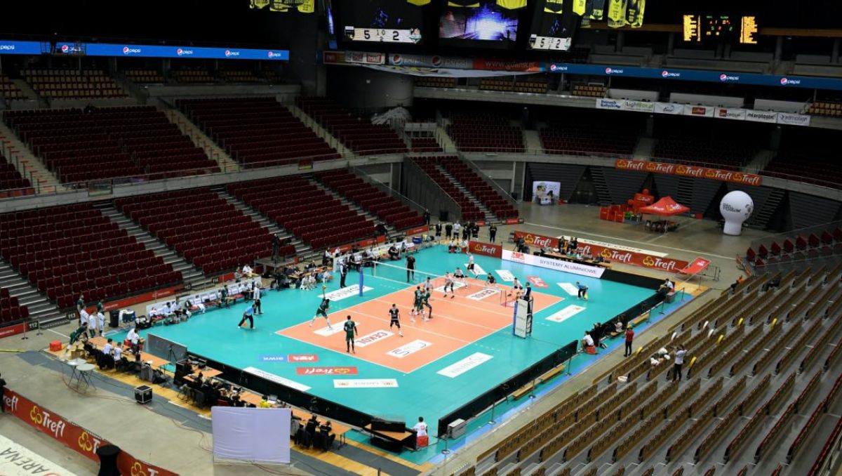 Puste trybuny na meczu PlusLigi (fot. PAP/Adam Warżawa) Puste trybuny na meczu PlusLigi (fot. PAP/Adam Warżawa)