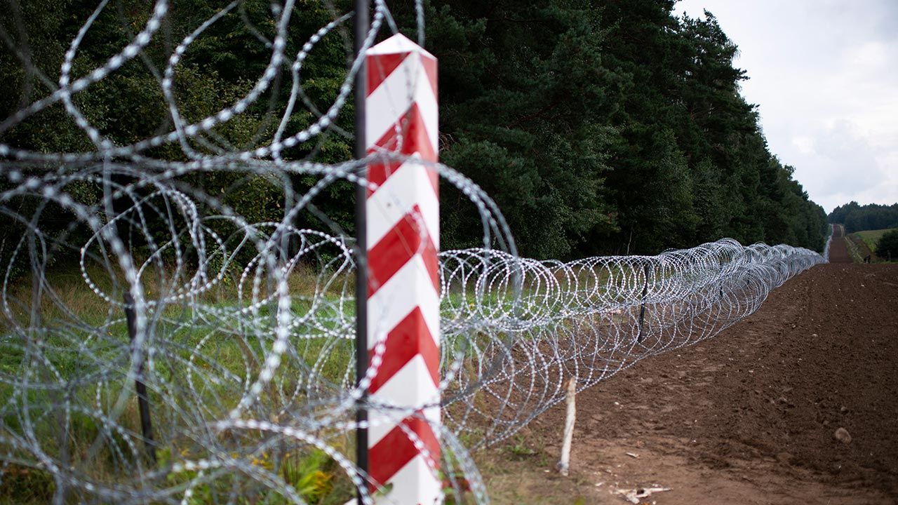 Na polsko-białoruskiej granicy ma powstać nowy płot (fot. Forum/Michal Kosc) Na polsko-białoruskiej granicy ma powstać nowy płot (fot. Forum/Michal Kosc)