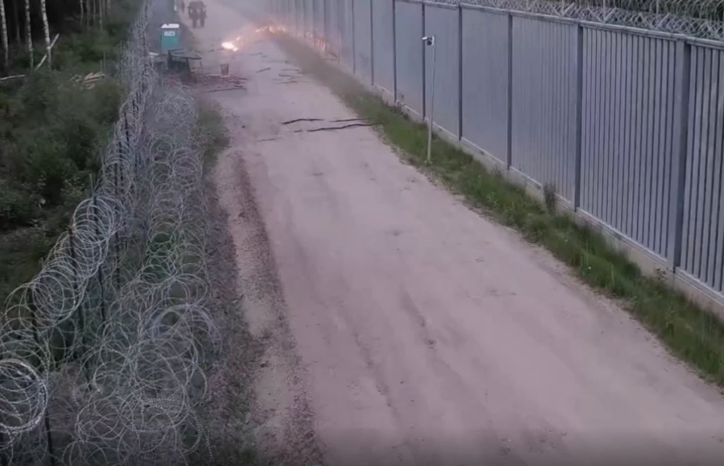 13 траўня мігранты паспрабавалі падпаліць пост польскіх памежнікаў у зоне адказнасці заставы ў Чарэмшы. (Фота: strazgraniczna.pl)