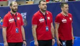 Marcin Wichary, Bartosz Jurecki i Patryk Rombel podczas meczu MŚ (fot. 400mm.pl)