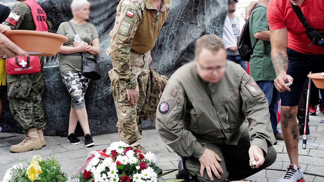 MON chce zakazać noszenia mundurów wojskowych przez uczestników zgromadzeń (fot. PAP/Andrzej Grygiel) MON chce zakazać noszenia mundurów wojskowych przez uczestników zgromadzeń (fot. PAP/Andrzej Grygiel)