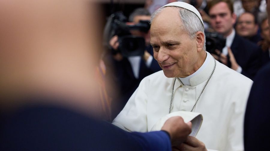 Papież Leon XIV spotkał się z dziennikarzami w Watykanie (fot. Getty Images)