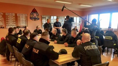 W poszukiwaniach biorą udział policjanci i strażacy z Czarnkowa i Poznania