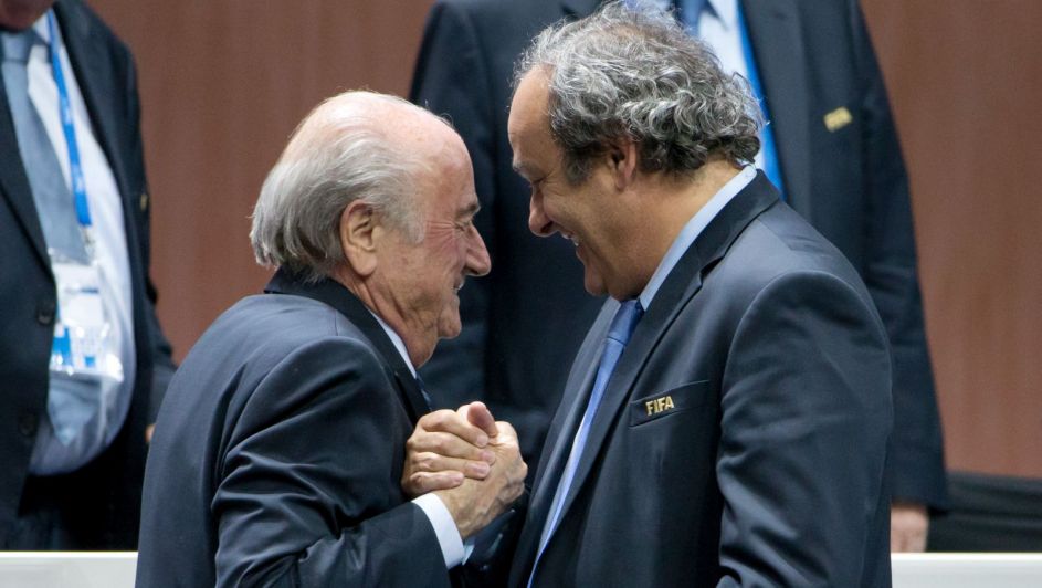 Sepp Blatter (L) i Michel Platini (P) (fot. Getty Images) Sepp Blatter (L) i Michel Platini (P) (fot. Getty Images)