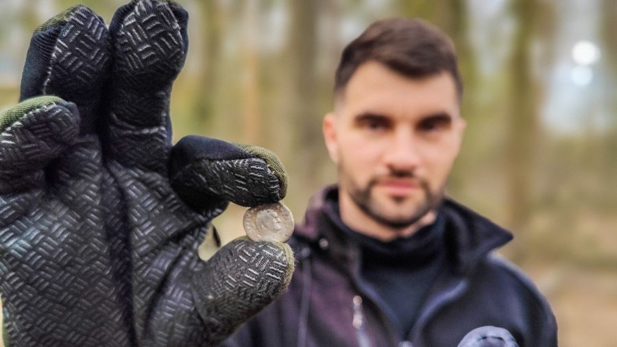 Kaliska Grupa Eksploracyjna – okrycia monet Cesarstwa Rzymskiego -  Nadleśnictwo Taczanów (fot. Kaliska Grupa Eksploracyjna, FB)