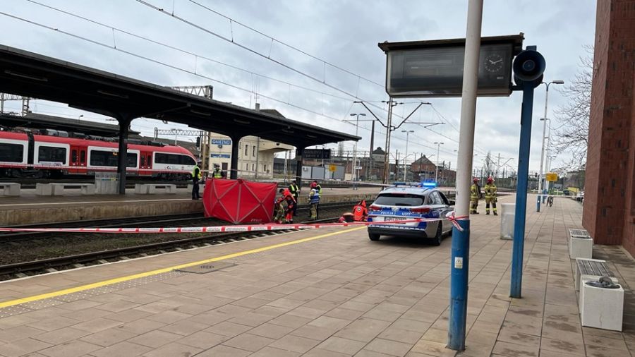 śmiertelne potrącenie w Gnieźnie, KPP Gniezno, PKP Gniezno (fot. FB/Komenda Powiatowa Policji w Gnieźnie)