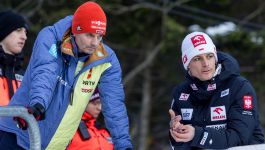 Na zdjęciu Stefan Horngacher i Thomas Thurnbichler. Austriak, który od 2019 roku był szkoleniowcem reprezentacji Niemiec, po sezonie olimpijskim przestanie pełnić tę funkcję (fot. Getty Images)