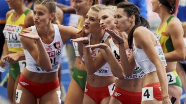 Natalia Kaczmarek, Patrycja Wyciszkiewicz, Małgorzata Hołub-Kowalik, Martyna Dąbrowska (fot. PAP/Adam Warżawa)